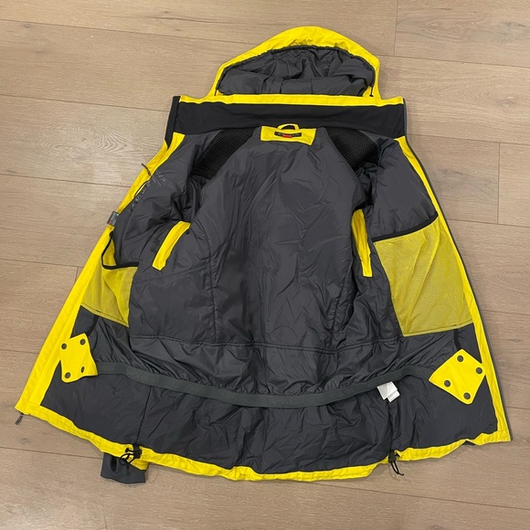 Spyder Gore-Tex Yellow Snow Jacket - Picture 6 of 6